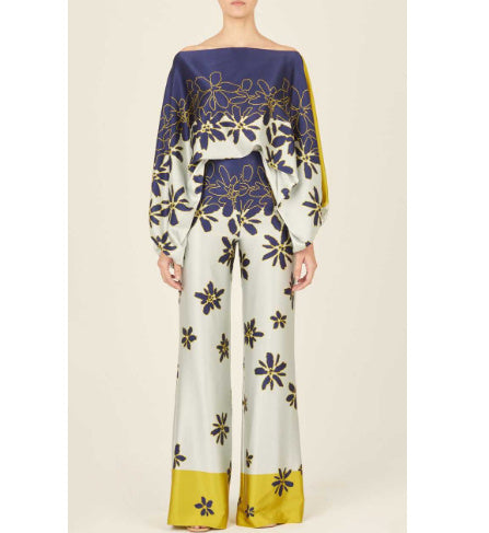 Naomi - Printed off-shoulder set with flowing style