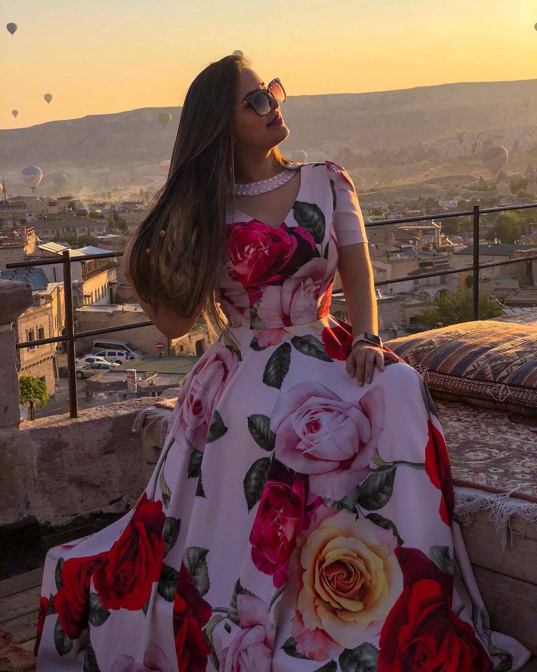 Ladies maxi dress with romantic floral design and elegant round neckline Ivyshape
