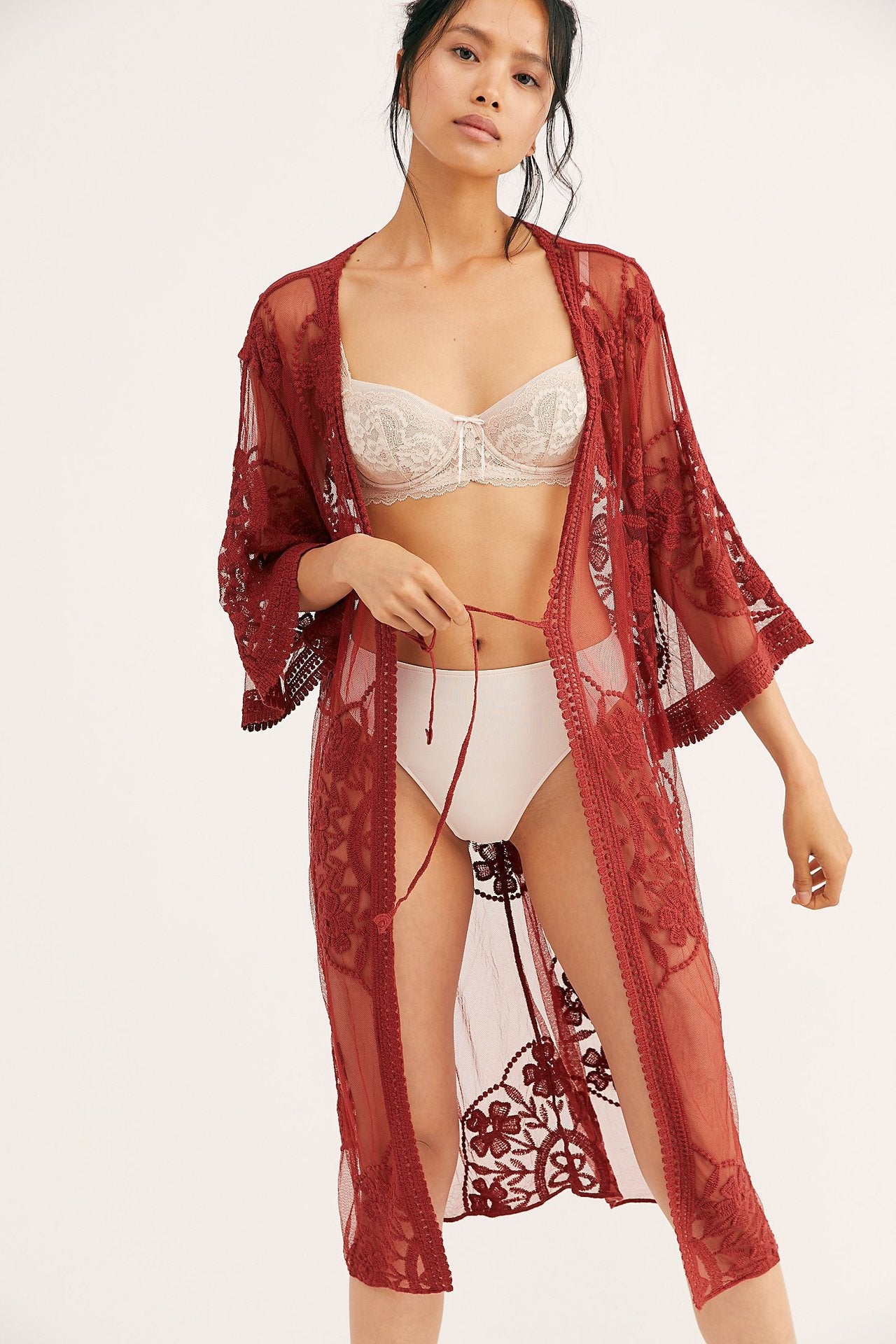 Ladies airy lace kimono Ivyshape