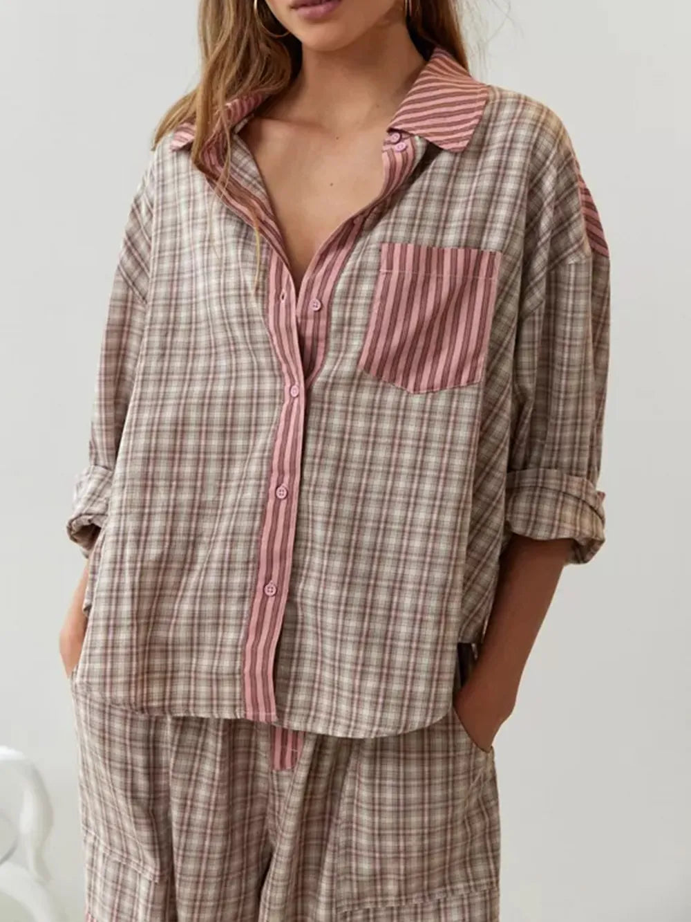 Olivia - Mixed striped shirt with oversize style and comfort.