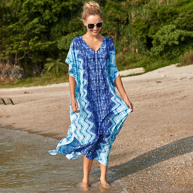 Women's beach kaftan with modern wave pattern Ivyshape