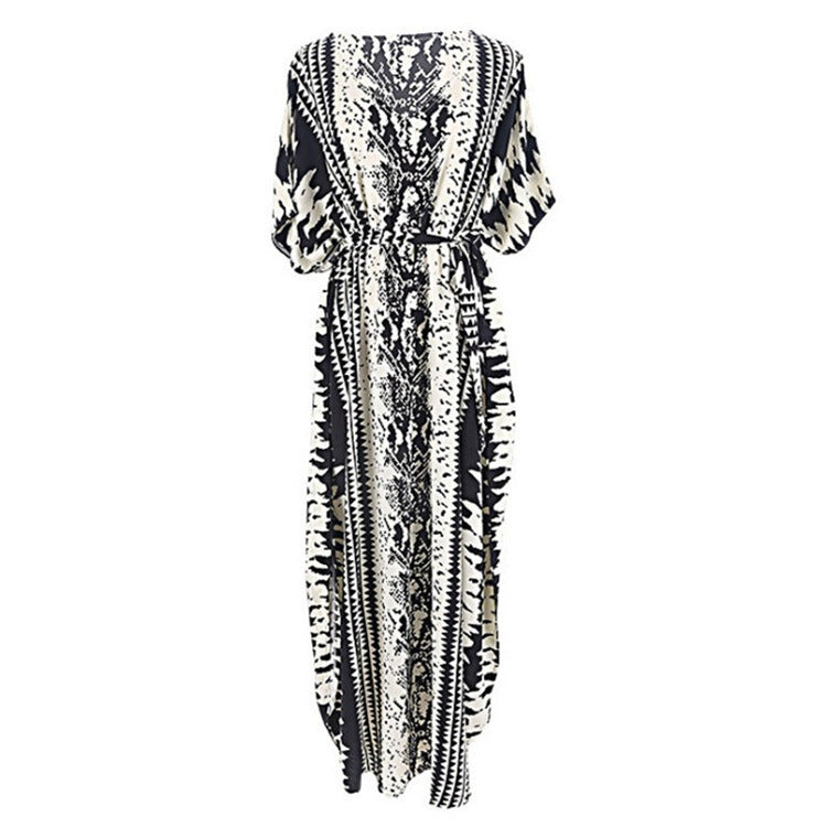 Ladies beach kaftan with artistic pattern and wide-cut sleeves Ivyshape