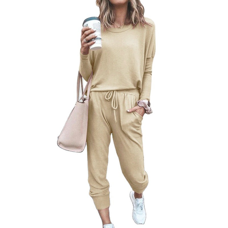 Women casual jumpsuit made of soft flowing material with practical pockets and rib knitted details Ivyshape