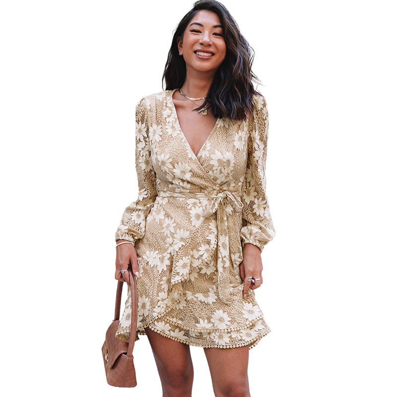 Lisandra | Abito da donna con spalline, pizzo e design elegante