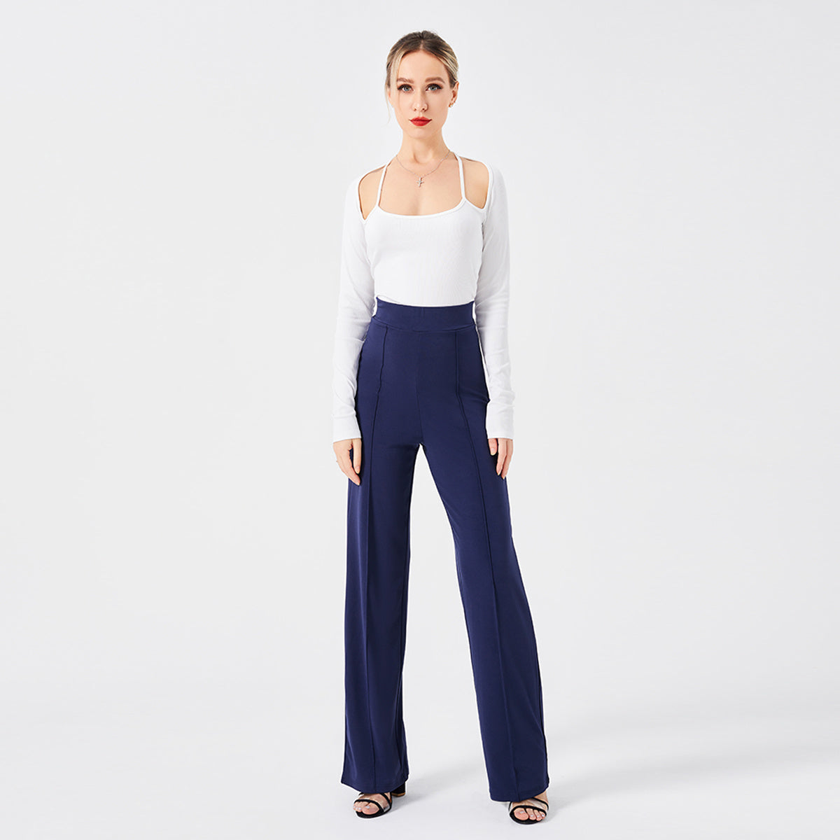 Carmen | Pantaloni casual in tinta unita, vestibilità slim, vita alta e fondo a campana