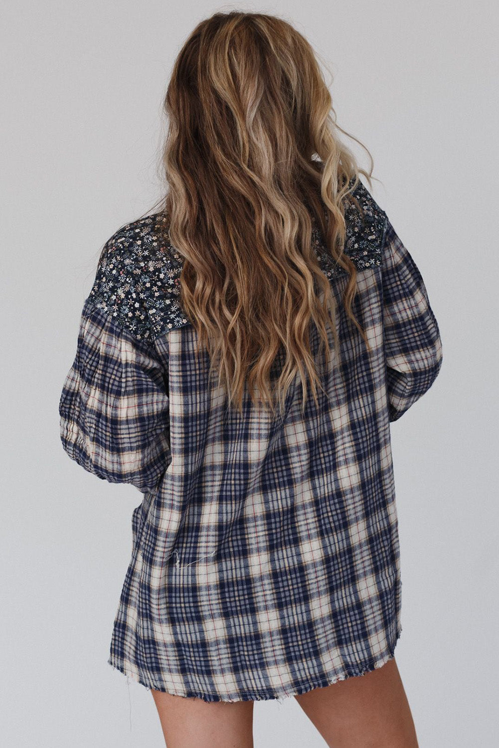 Martina | Blusa boho chic con maniche fantasia e dettagli floreali