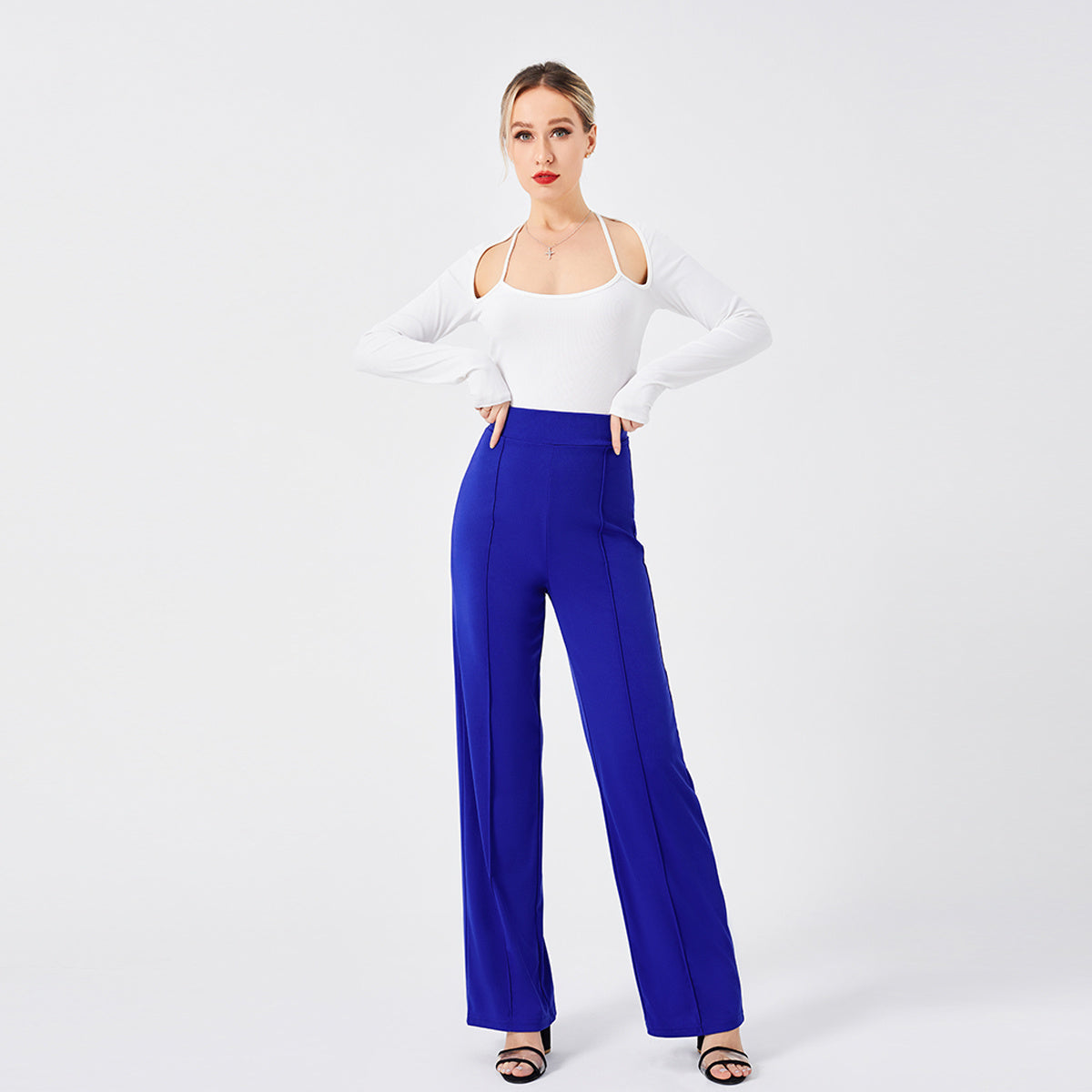 Carmen | Pantaloni casual in tinta unita, vestibilità slim, vita alta e fondo a campana