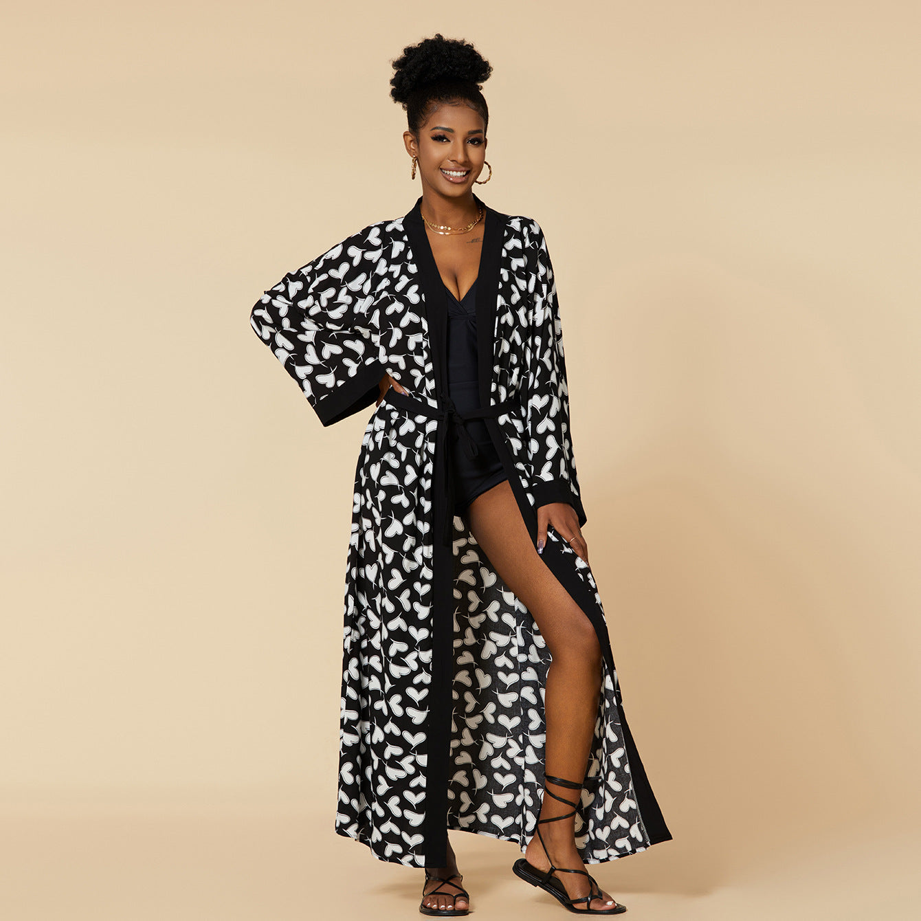 Women's luxurious bathrobe with exotic pattern Ivyshape