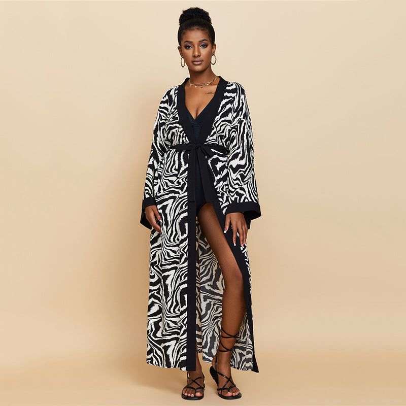 Women's luxurious bathrobe with exotic pattern Ivyshape