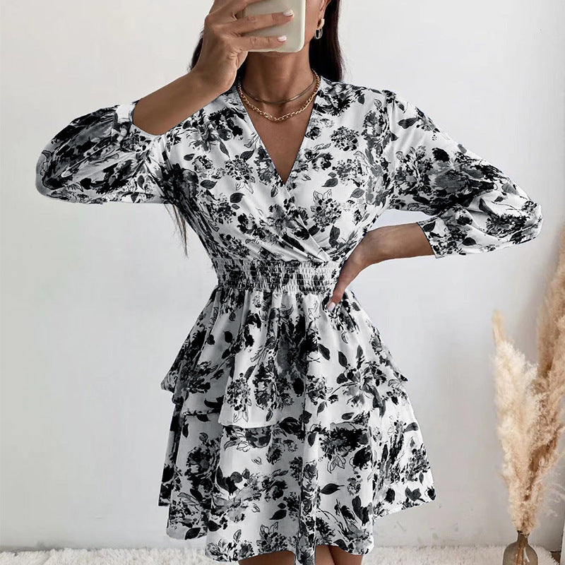 Women's wrap dress with floral pattern and ruffle details Ivyshape