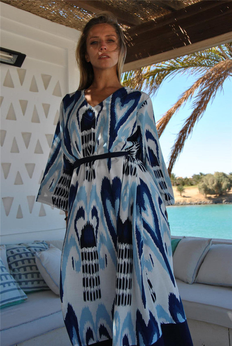 Ladies Maxi Beach Kaftan with elegant graphic pattern and side slit Ivyshape