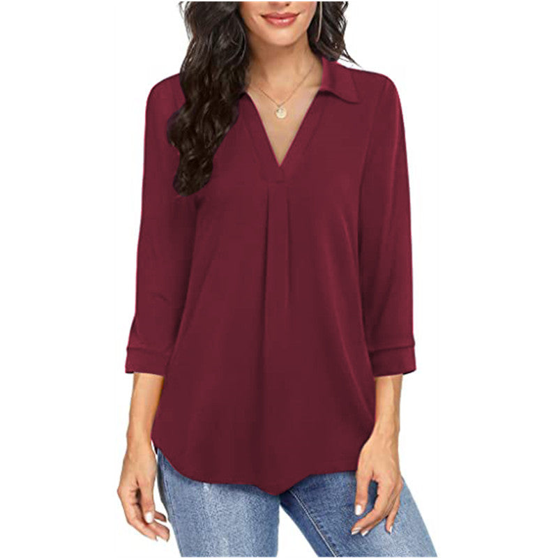 Ladies blouse with V-neck and elegant pleats Ivyshape