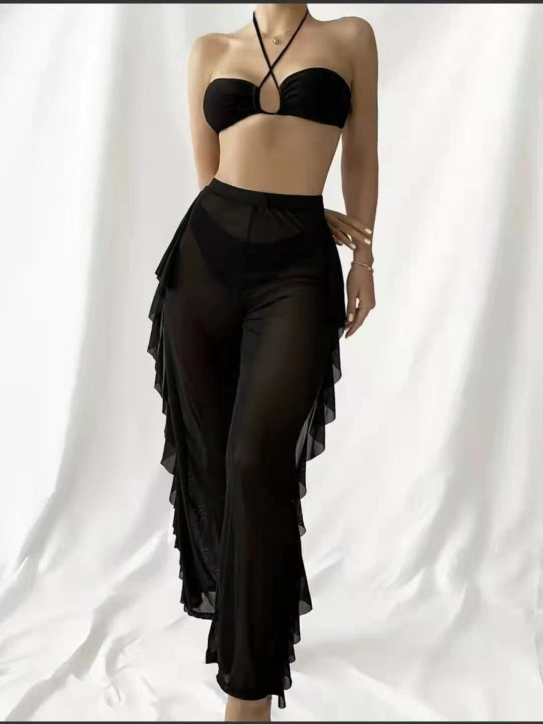 Women's beach outfit with ruffles and bandeau top Ivyshape