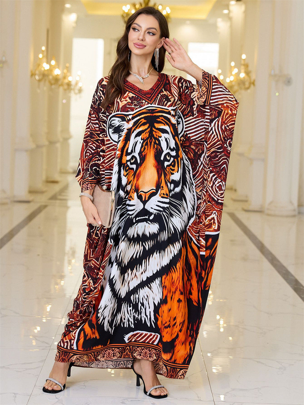 Ladies Kaftan with artistic ethnic pattern and side slits Ivyshape