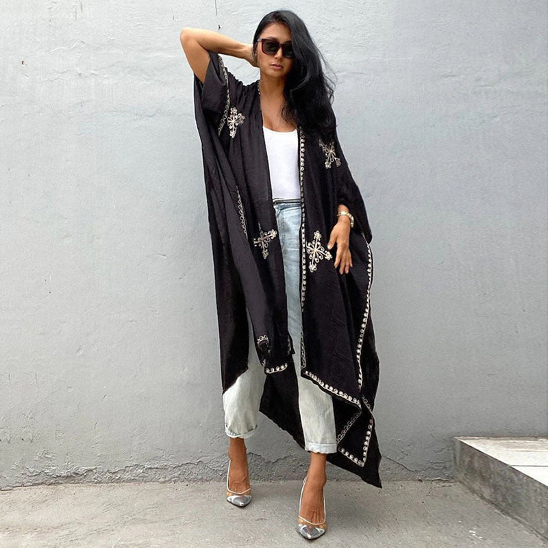 Ladies beach tunic with elaborate decoration and side slit Ivyshape