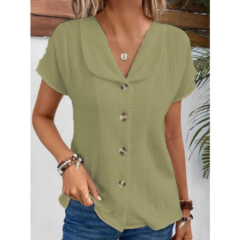 Women’s lightweight blouse with button details Ivyshape