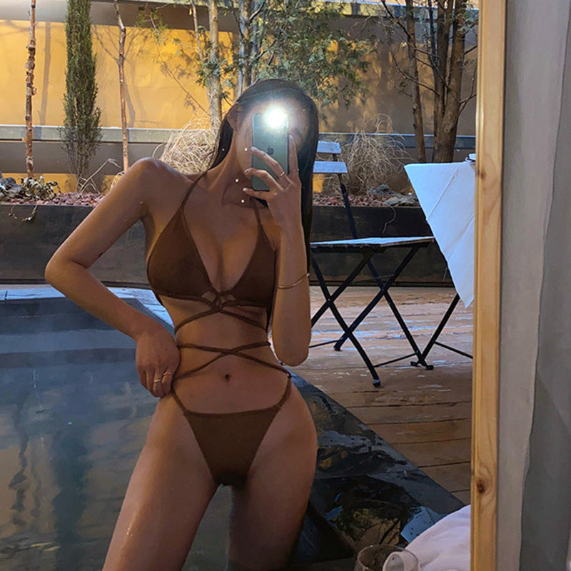 Ladies triangle bikini with refined cross design Ivyshape