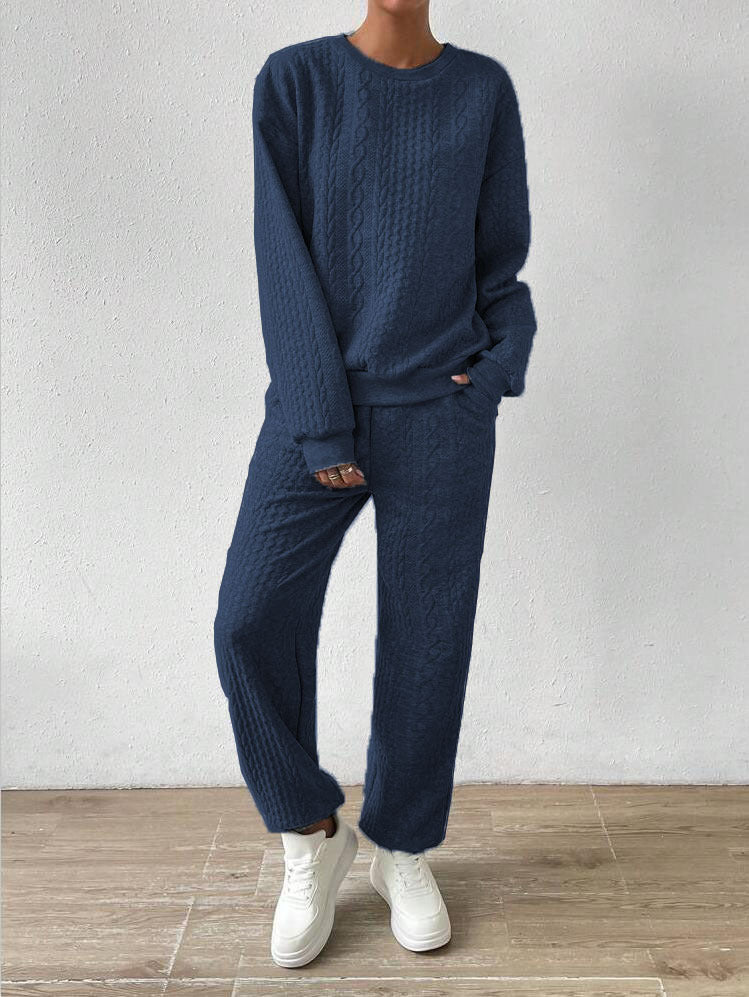 Ladies knitted suit with cable braid pattern Ivyshape