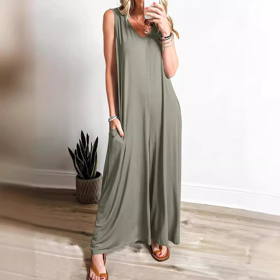 Women's sleeveless maxi dress with side pockets and flowing silhouette Ivyshape
