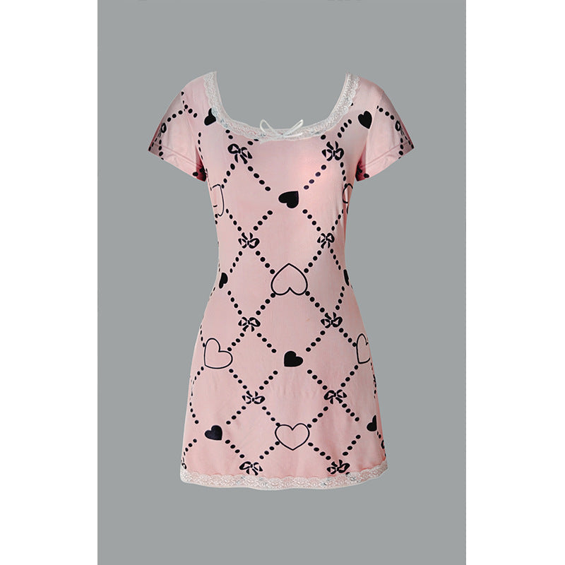 Ladies nightgown with lace trim and heart motif Ivyshape