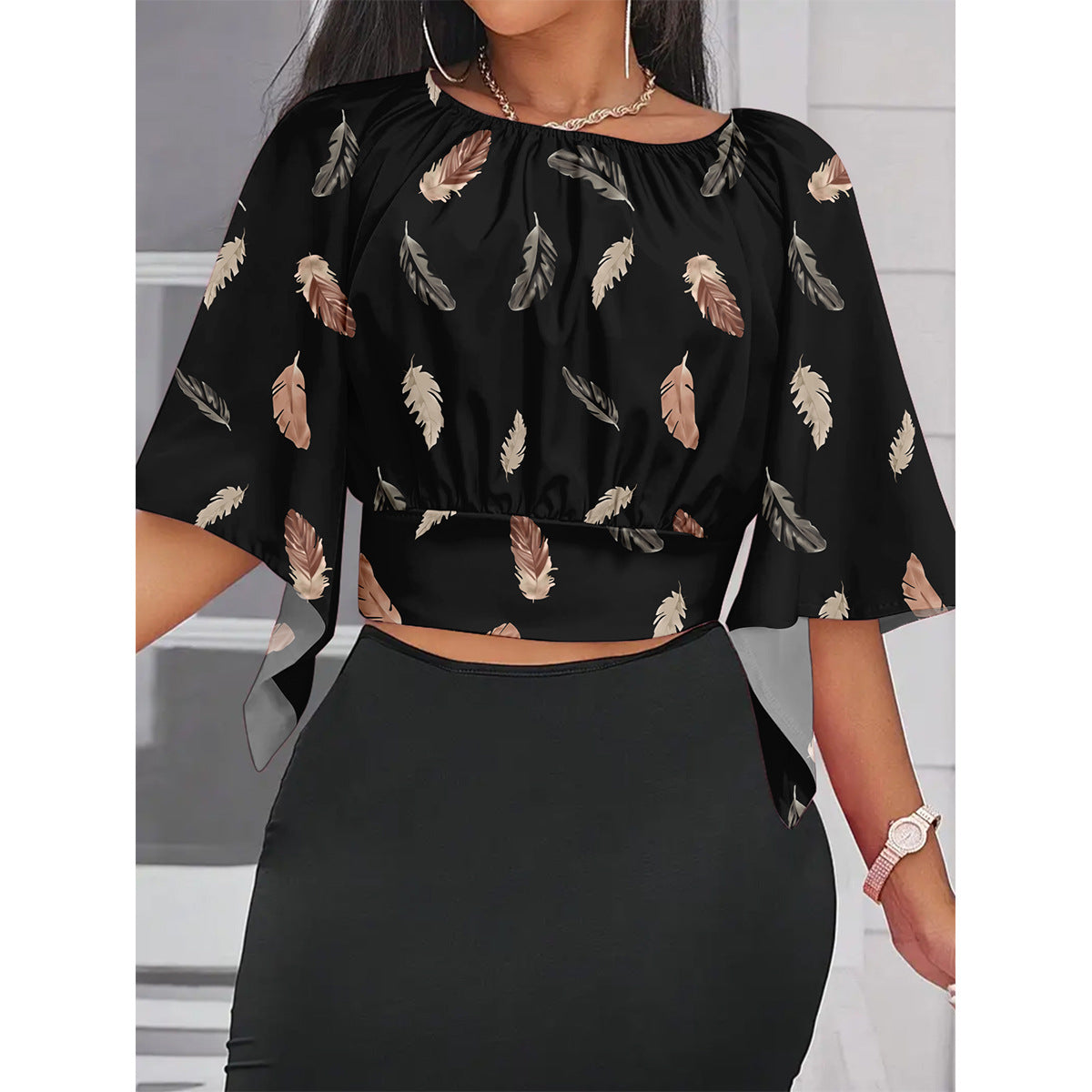 Ladies Elegant cropped top with flared sleeves Ivyshape