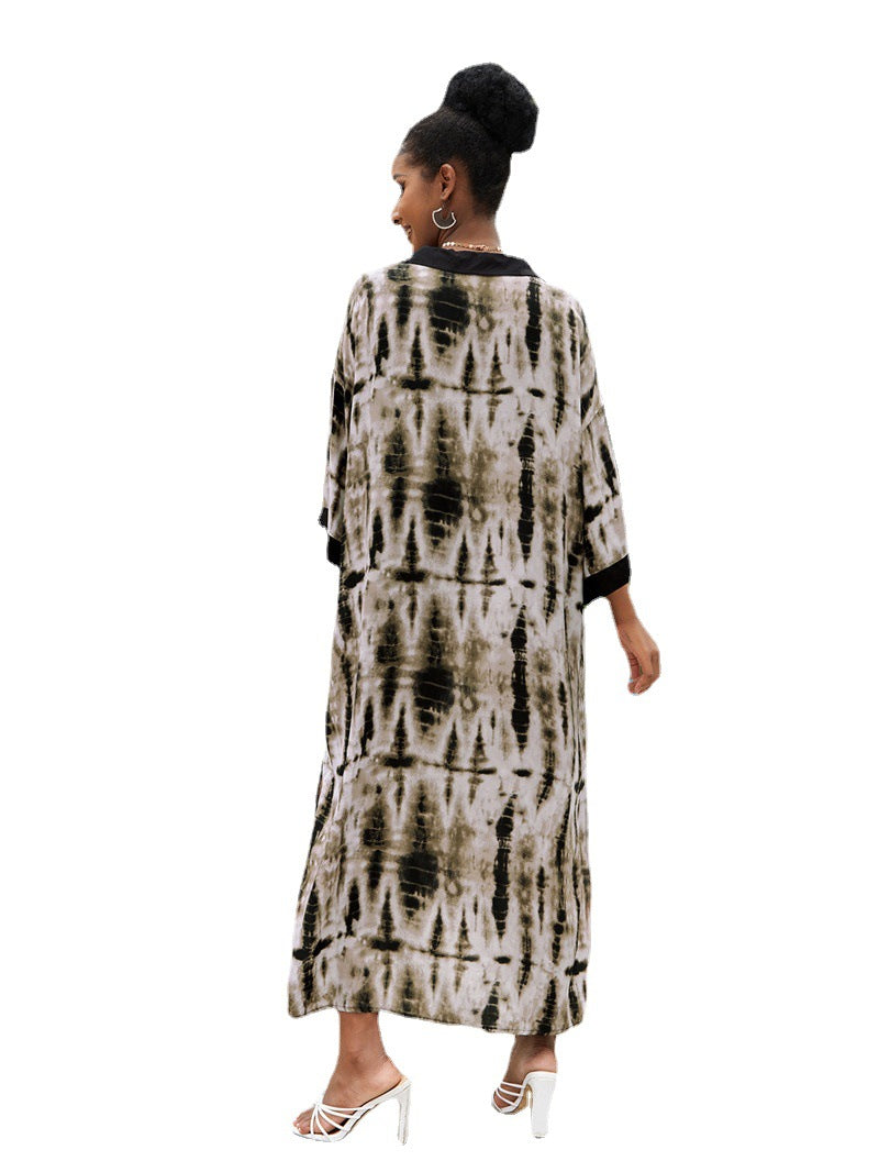 Ladies Maxi Beach Kaftan with deep slit processing and modern batik design Ivyshape