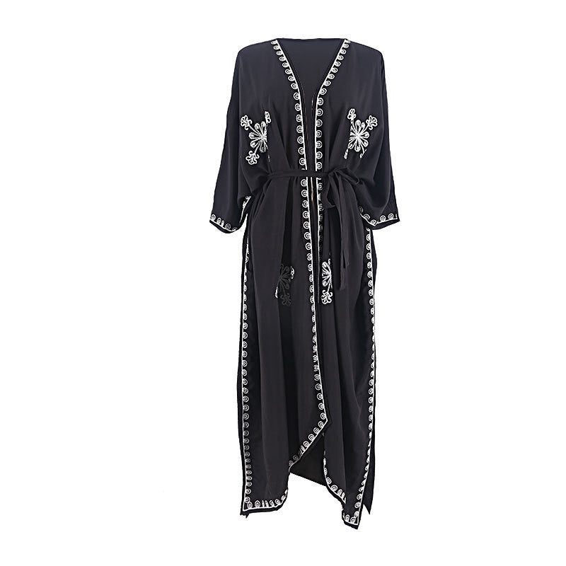 Ladies beach tunic with elaborate decoration and side slit Ivyshape
