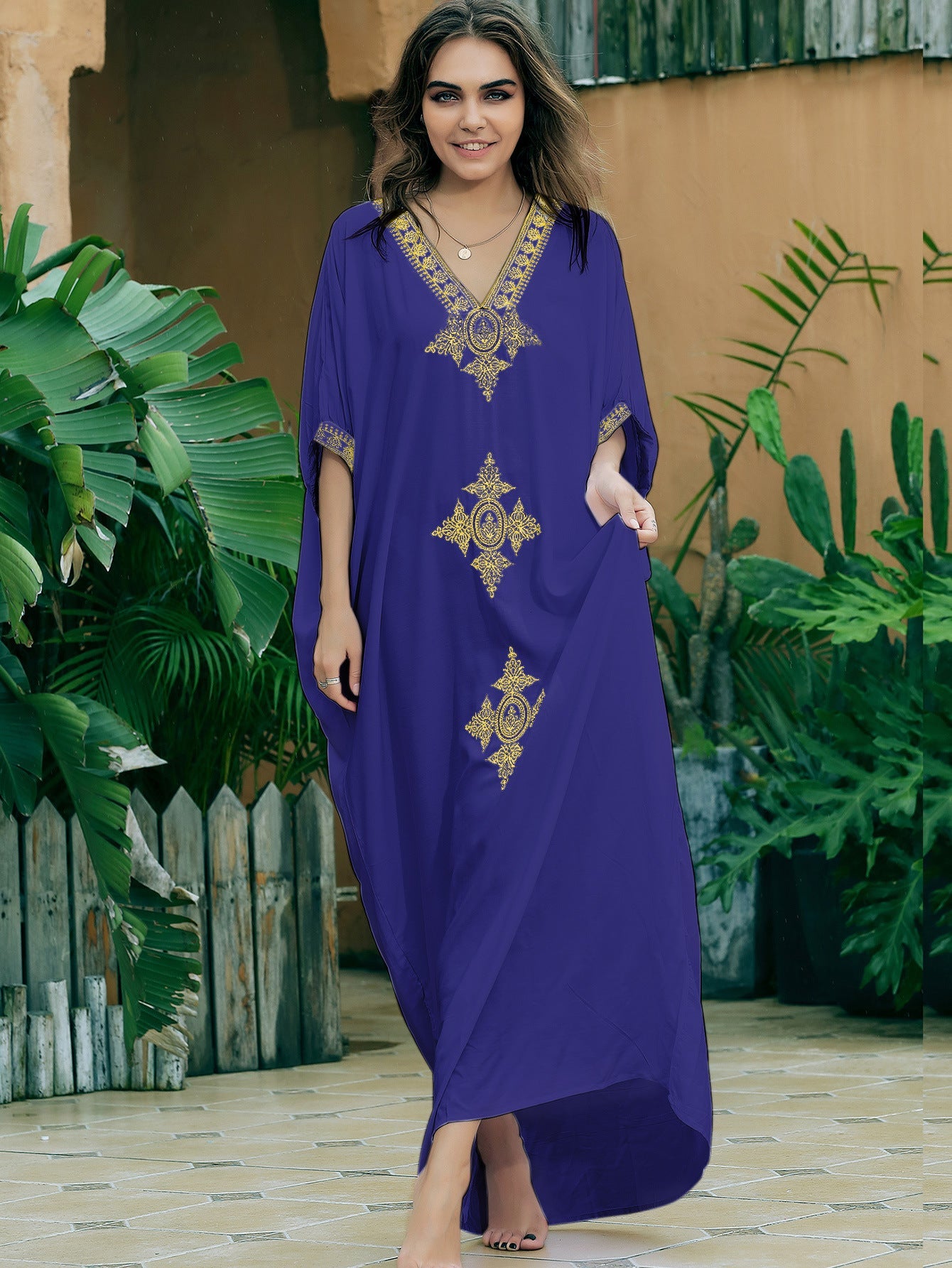 Ladies elegant kaftan with elaborate embroidery Ivyshape
