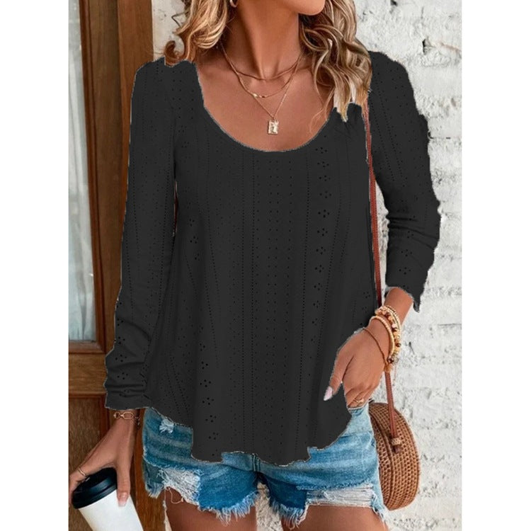 Ladies airy top with fine embroidery Ivyshape