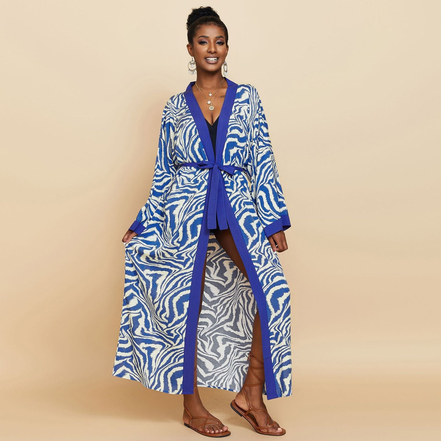 Women's luxurious bathrobe with exotic pattern Ivyshape