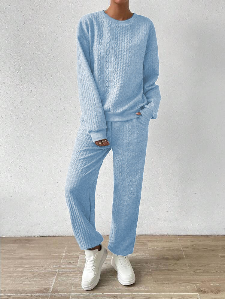 Ladies knitted suit with cable braid pattern Ivyshape