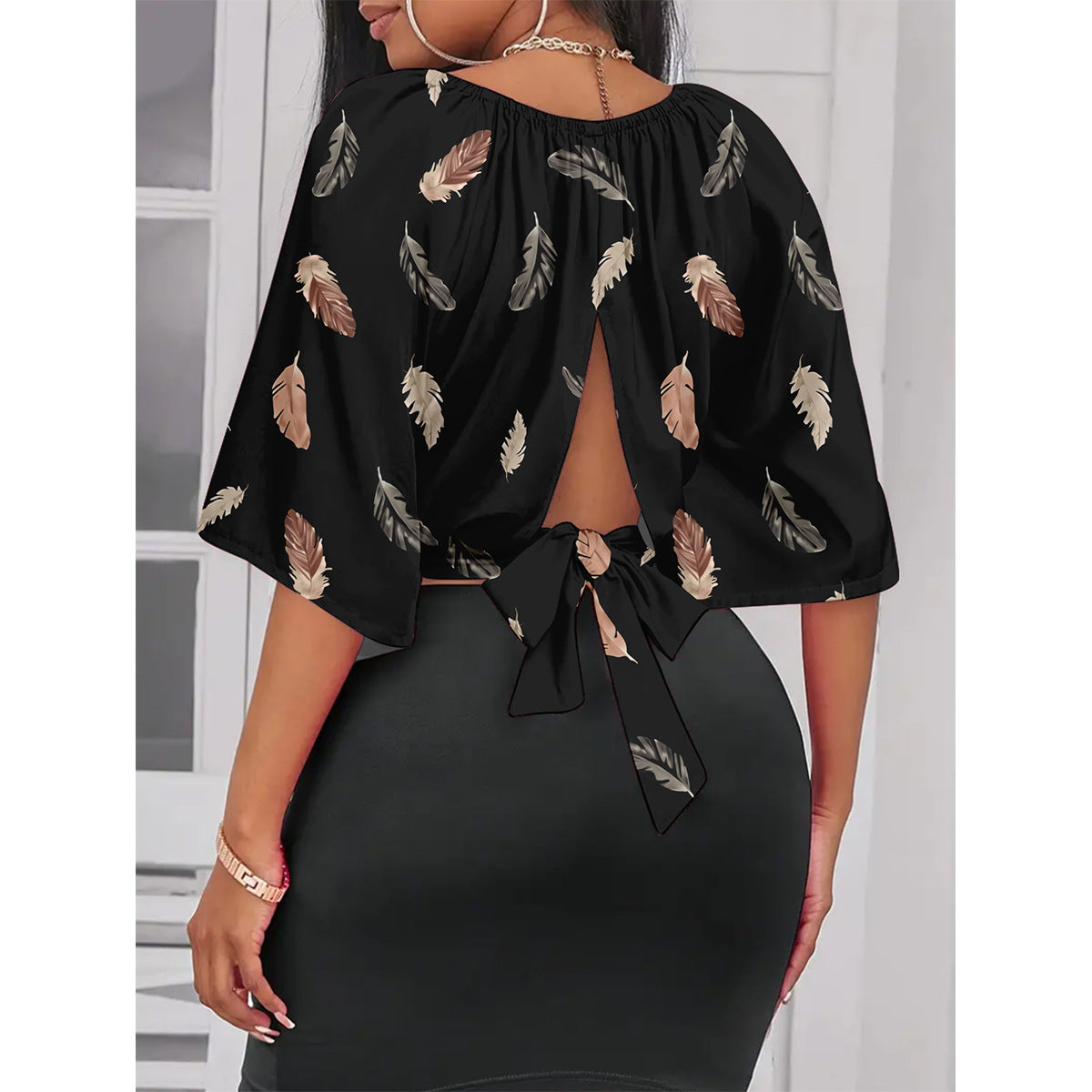 Ladies Elegant cropped top with flared sleeves Ivyshape