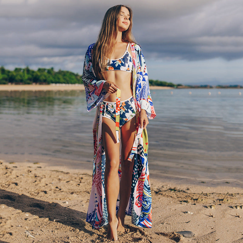 Women's trendy beach kimono with deep side slits and colorful pattern Ivyshape
