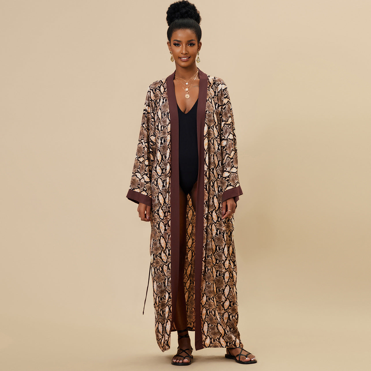 Women's luxurious bathrobe with exotic pattern Ivyshape
