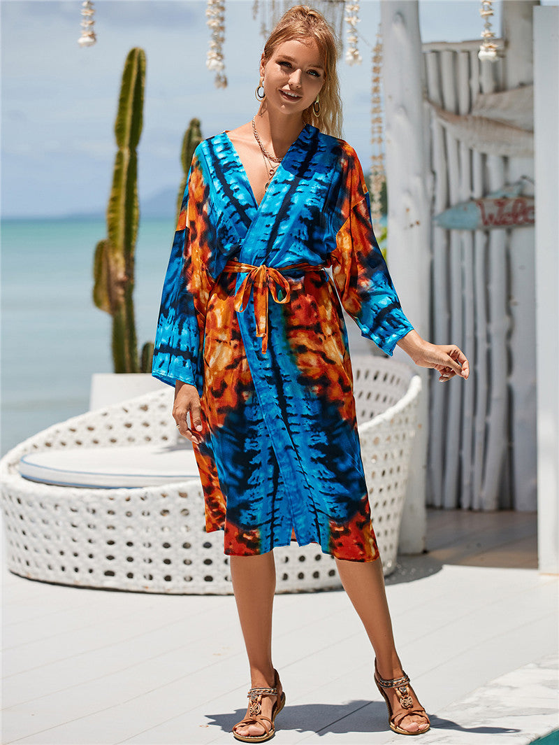 Ladies elegant beach kaftan with loose cut and colorful pattern Ivyshape