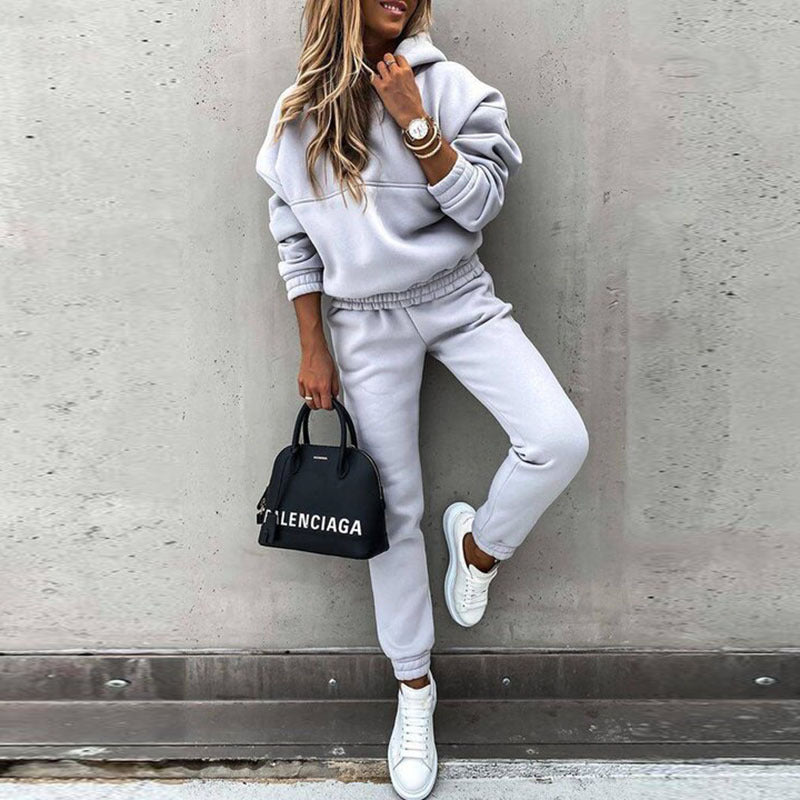 Women's comfortable sweatpants set with casual oversized top and elastic waistband Ivyshape
