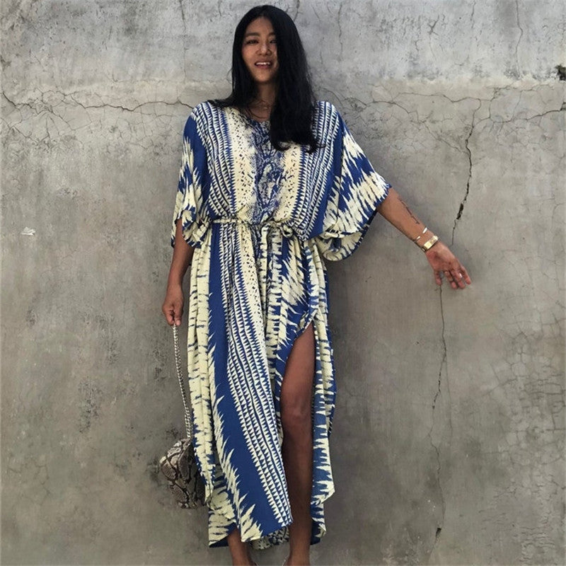 Ladies beach kaftan with artistic pattern and wide-cut sleeves Ivyshape