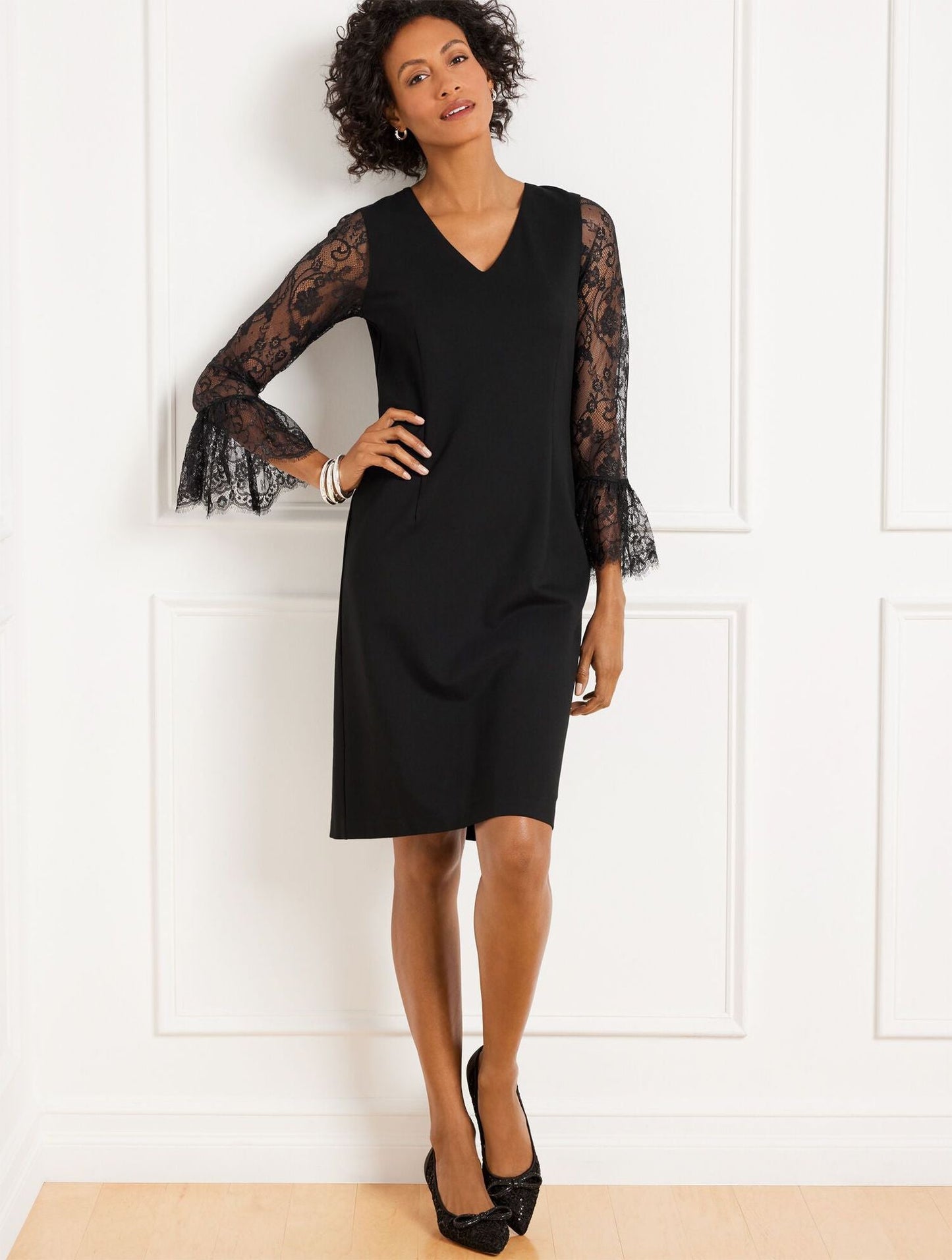 Ladies Elegant V-Neck Dress with Lace and Sleeves Ivyshape