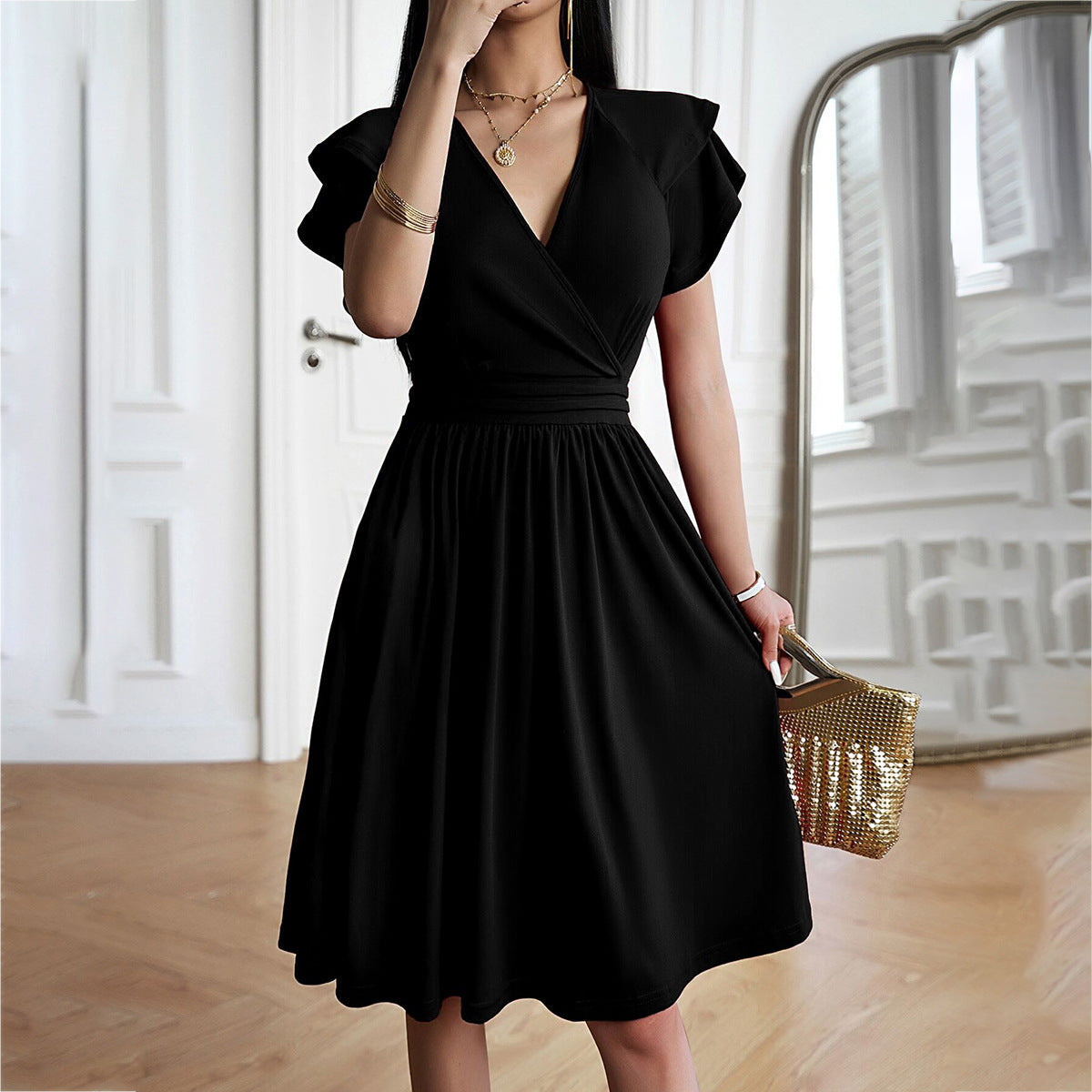 Lyanna | Elegante abito midi con scollo a V e stile sofisticato per donna