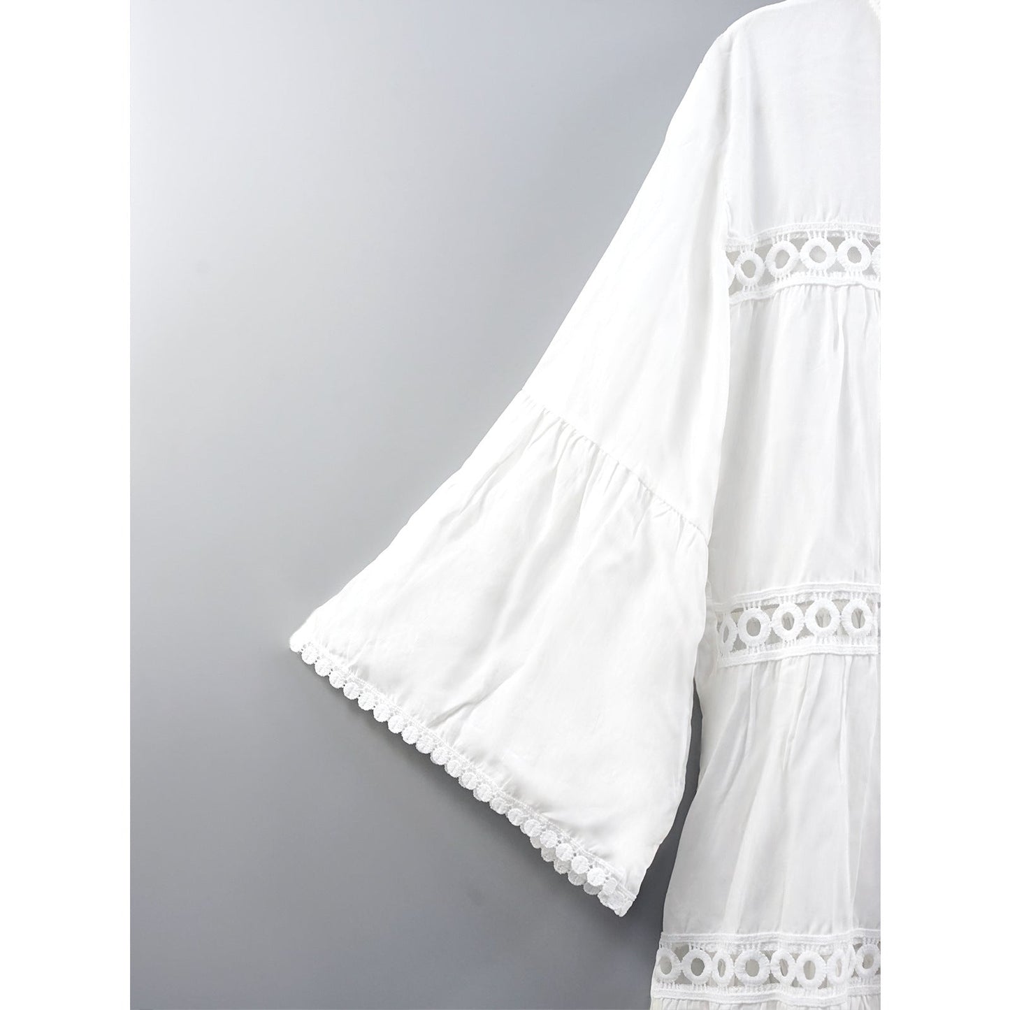 Women's lightweight shirt dress with lace accents and a loose fit Ivyshape