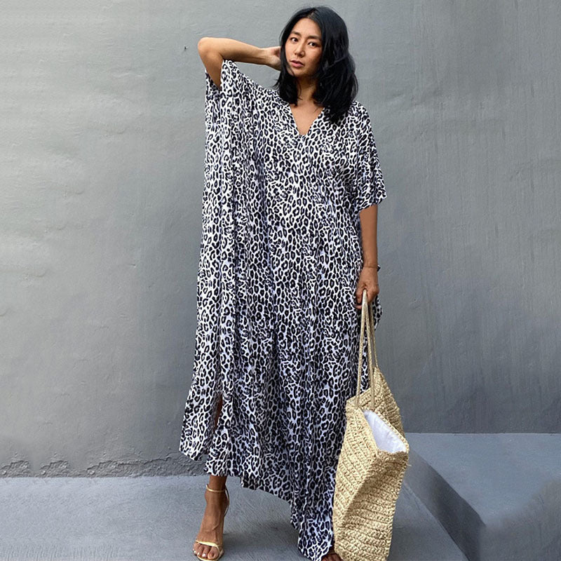 Ladies fashionable kaftan with animal motif and flexible tie band Ivyshape