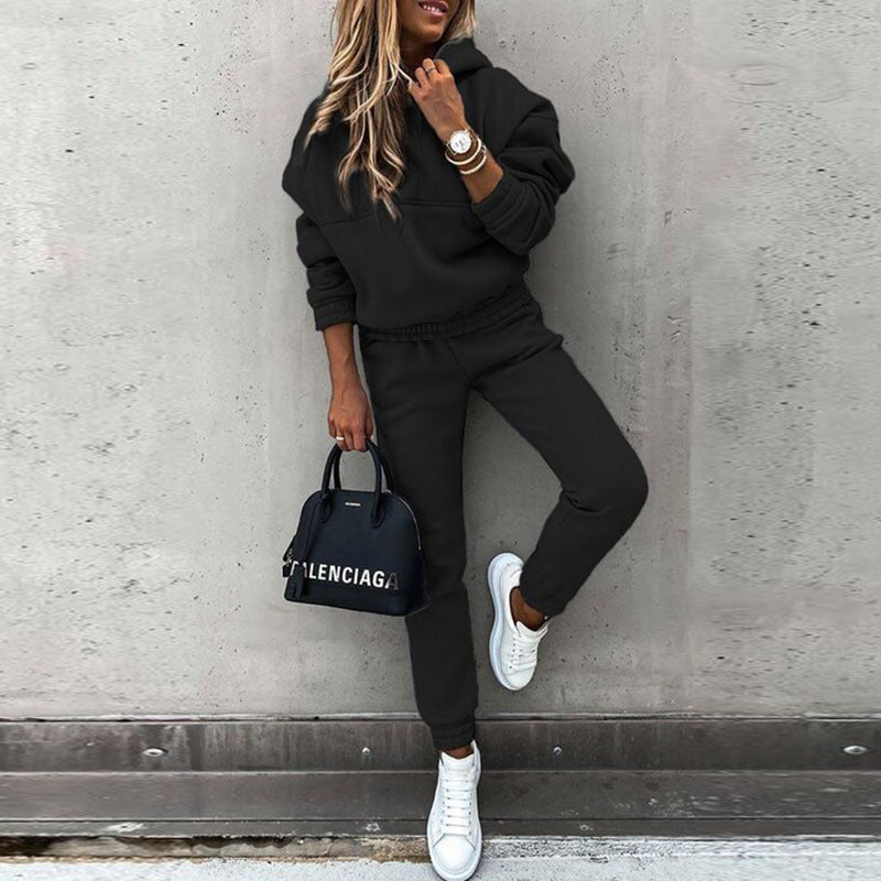 Women's comfortable sweatpants set with casual oversized top and elastic waistband Ivyshape