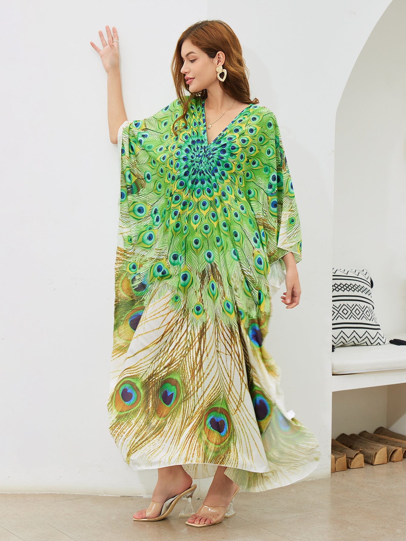 Women's beach kaftan with floral design and airy cut Ivyshape