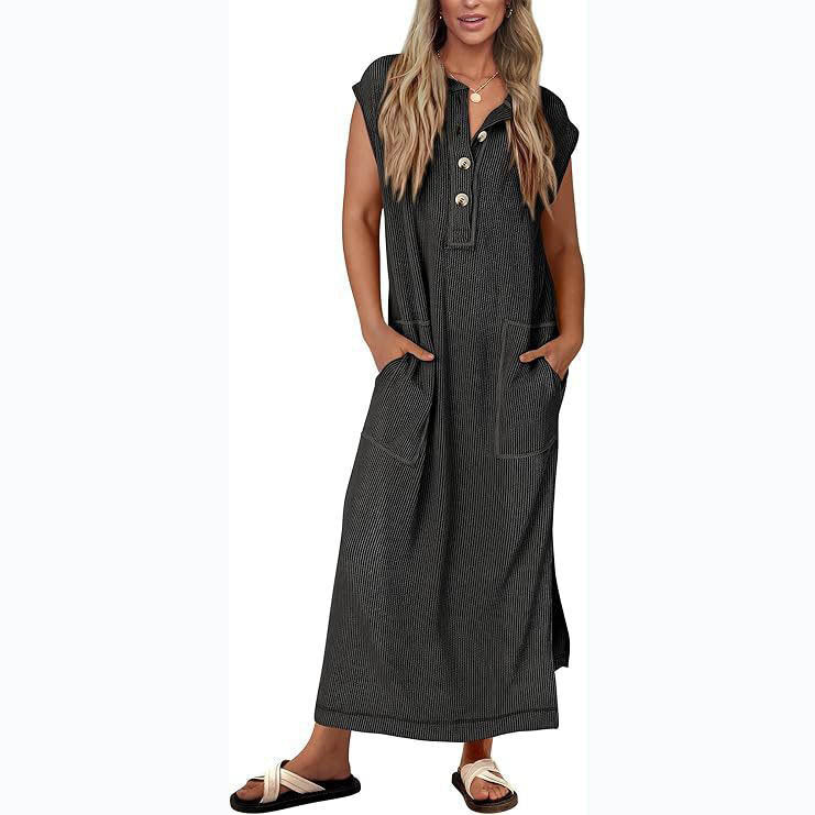 Women’s maxi dress with practical pockets and button closures Ivyshape