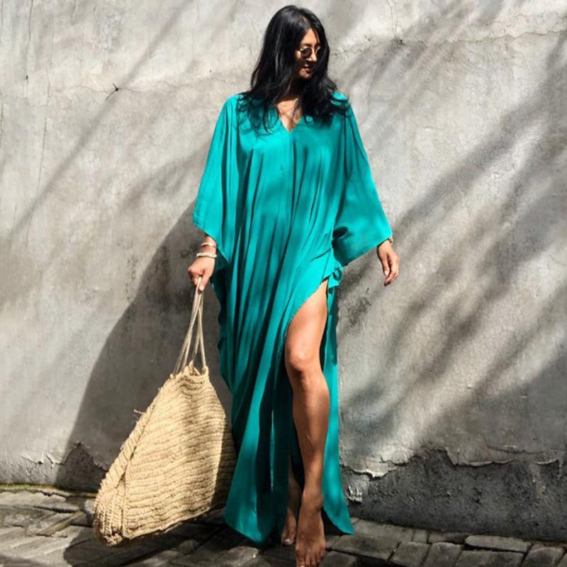 Ladies airy beach dress with V-neckline and wide sleeves Ivyshape