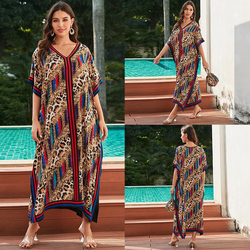 Women's beach tunic with colorful graphic print and casual cut Ivyshape