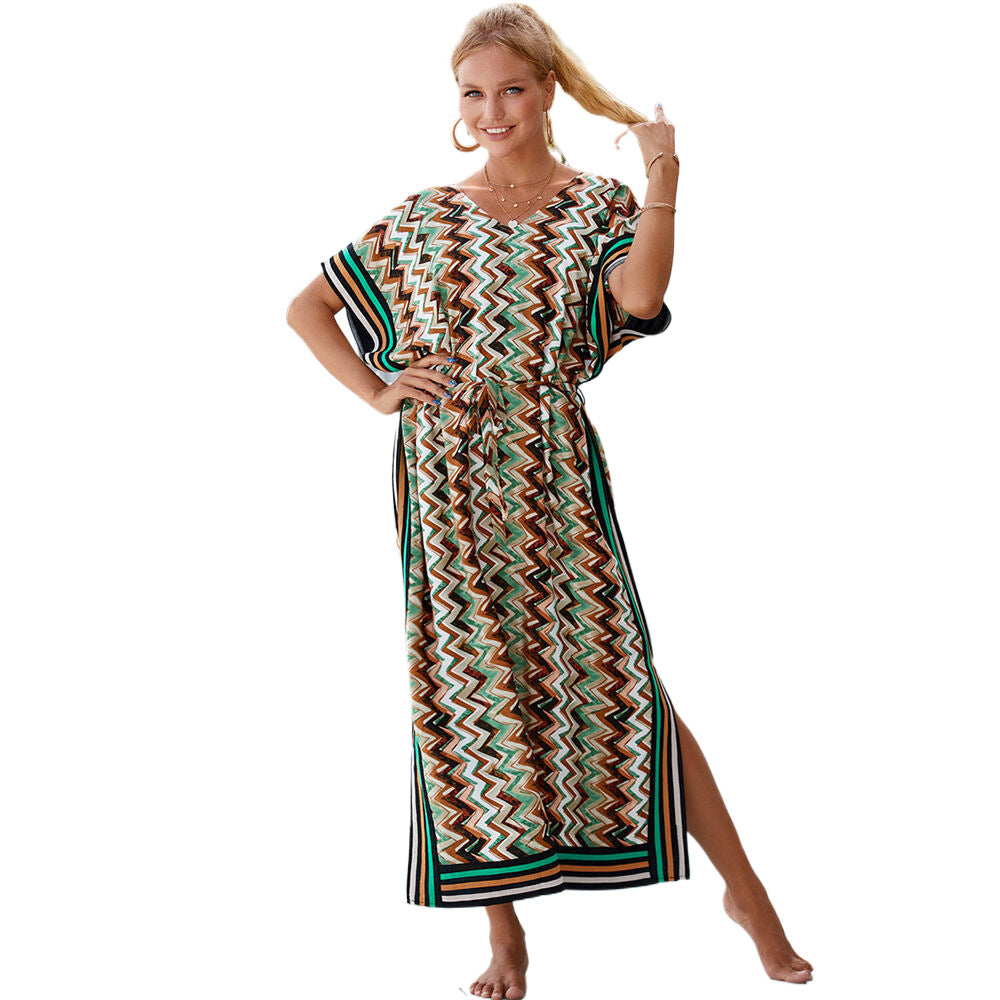 Women's maxi kaftan with eye-catching zigzag pattern and practical side slits Ivyshape