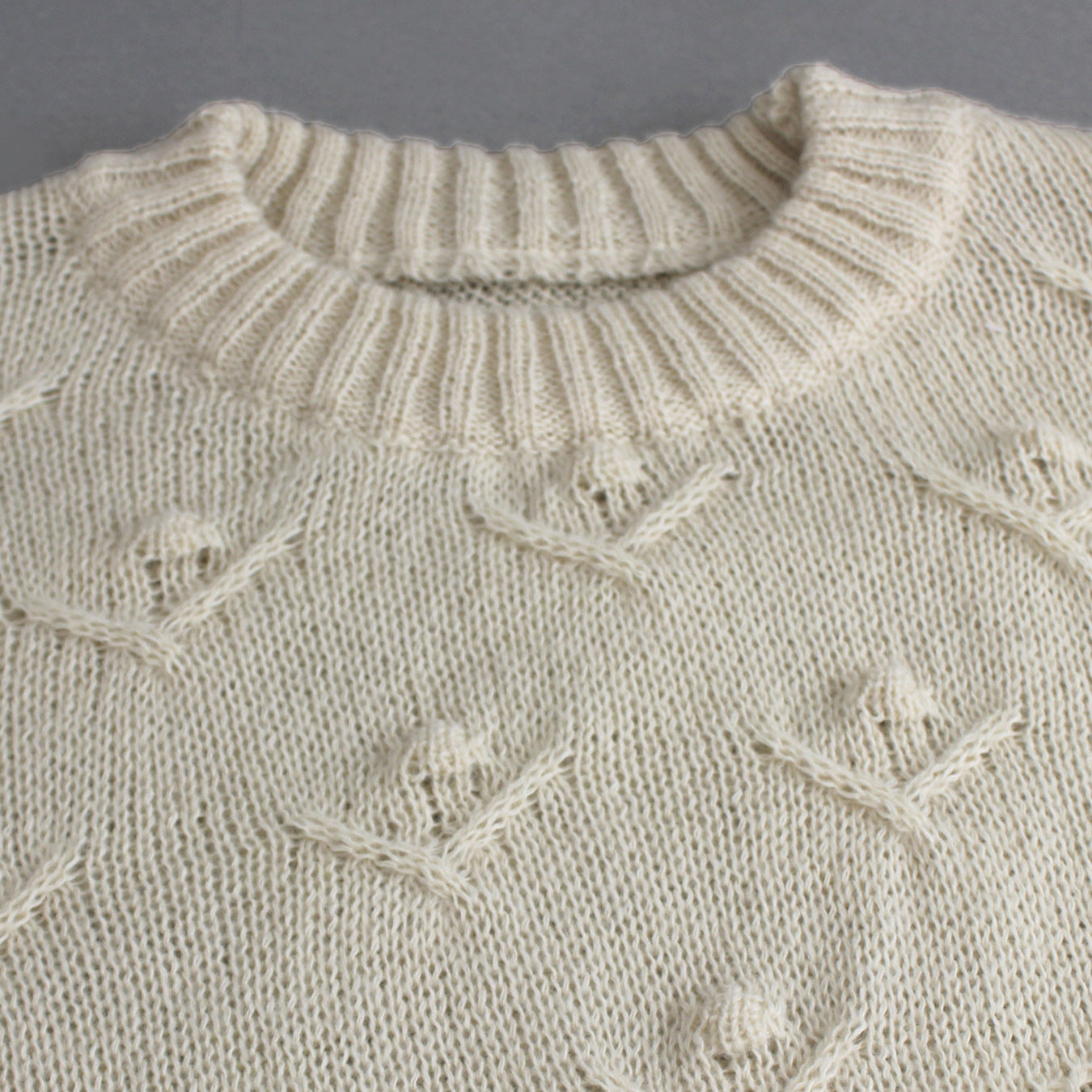 Women's knit pullover with detail-loving hole pattern and puff sleeves Ivyshape
