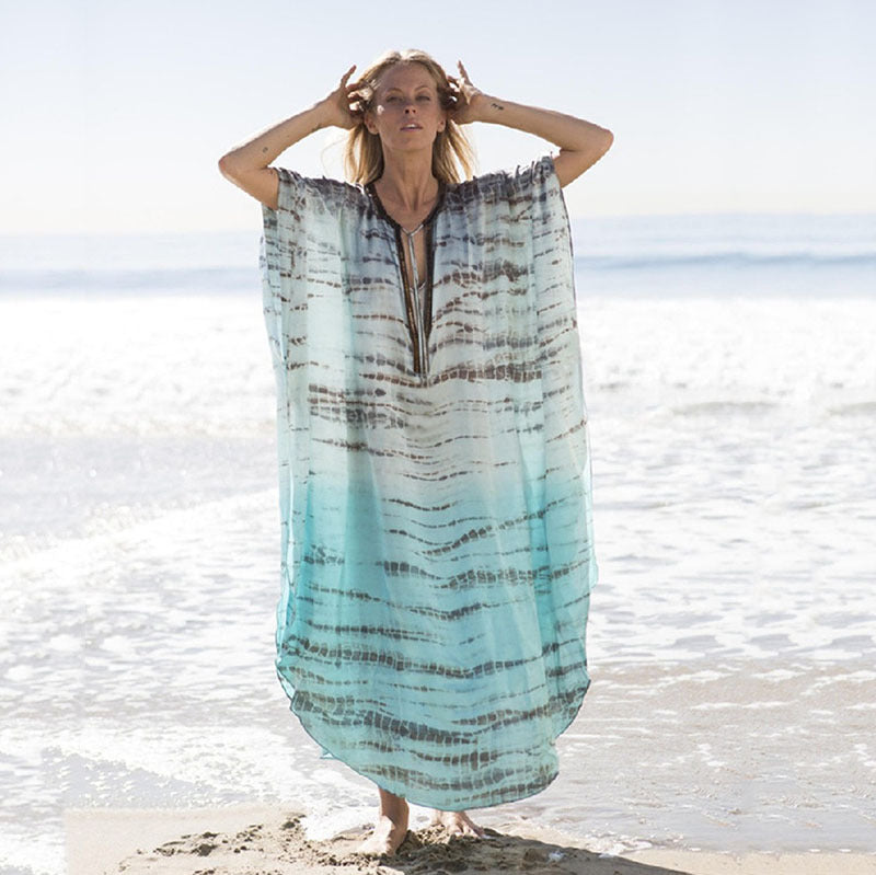 Women's airy beach kaftan with elegant wave pattern and side slit Ivyshape