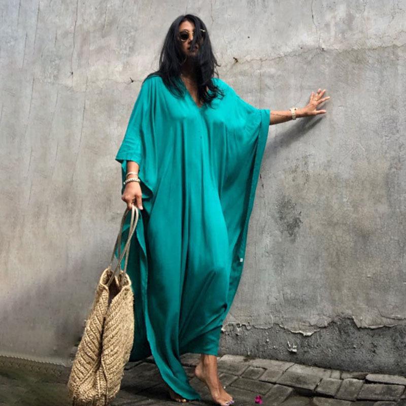 Ladies airy beach dress with V-neckline and wide sleeves Ivyshape
